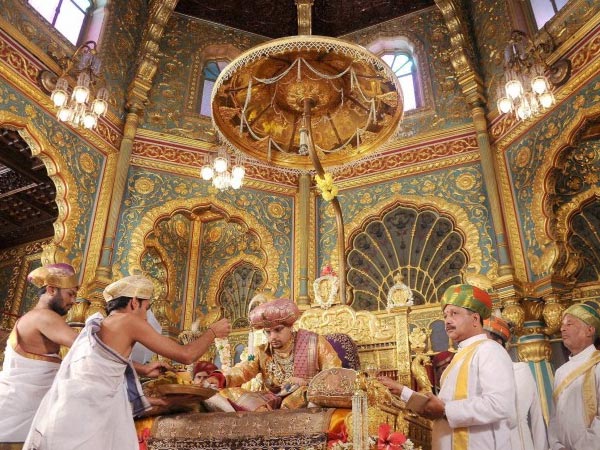 Yaduveer Krishnadatta Chamaraja Wadiyar takes part in celebrations