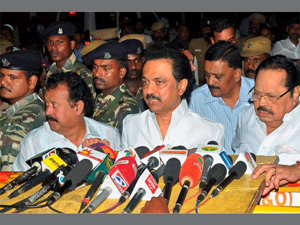 DMK leader MK Stalin visits Apollo hospital