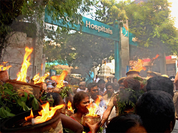 Jayalalithaa's supporters offer special prayers