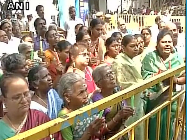People line out outside Apollo hospital to hear about Jayalalithaa