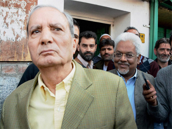 Kapil Kak leaving the place after meeting