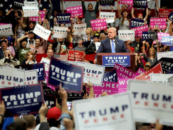 Donald Trump continues to rally across US