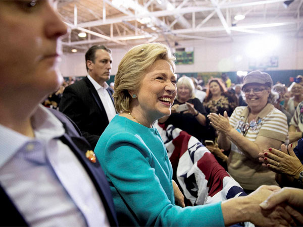 Hillary gains a slight edge over Donald Trump