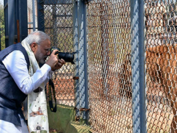 PM tries hand at photography