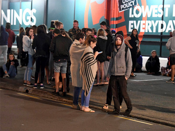 People rush to safety after earthquake