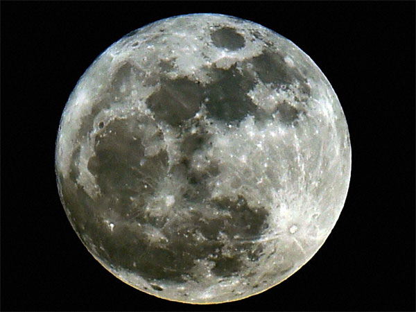 Beautiful and large supermoon seen from Chennai