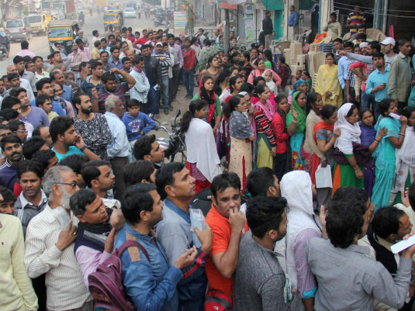 Cash crunch: Ailing man dies in queue Cash crunch: Ailing man dies in queue