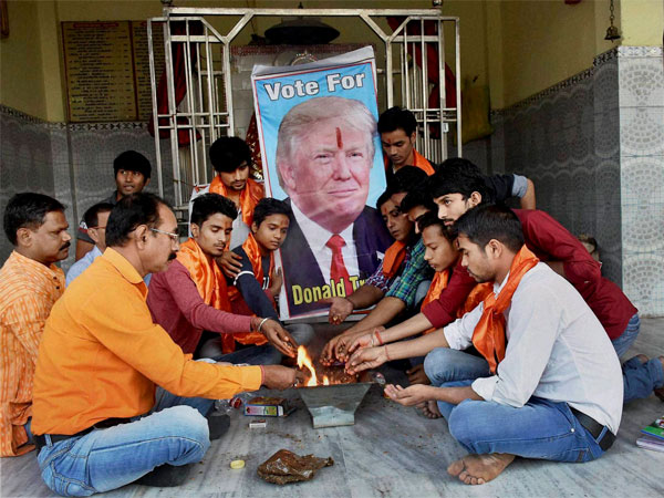 Akhil Bharatiya Hindu Mahasabha members performing Havan for the victory of US presidential candidate Donald Trump at a temple in Patna