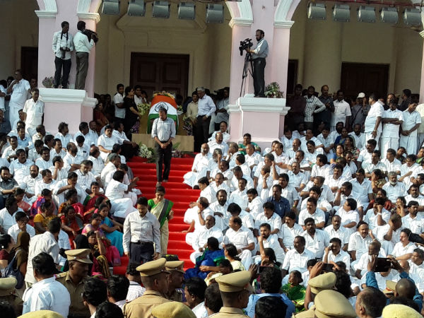 Tributes continue to pour in for Jaya