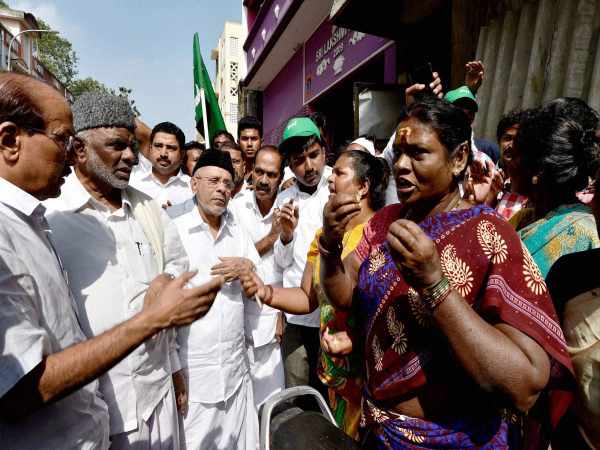 P K Kunhalikutty (Extreme left)