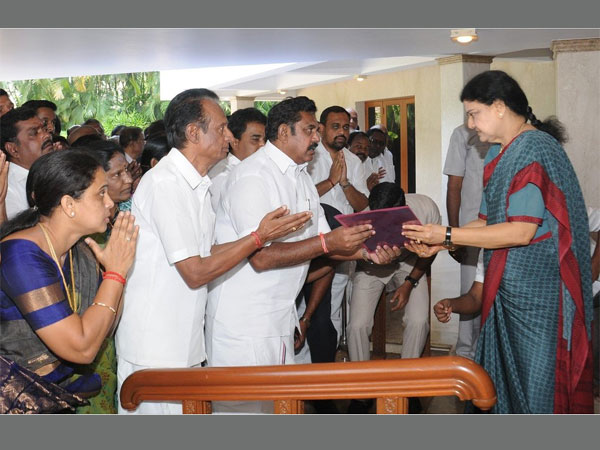 How Sasikala became the kingmaker in Tamil Nadu