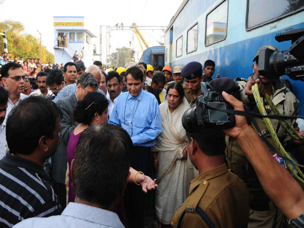Suresh Prabhu visited train accident Spot: