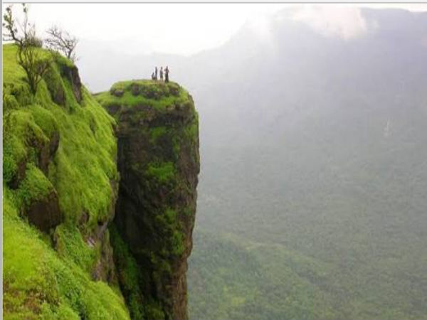 Where is Pratapgad fort located: