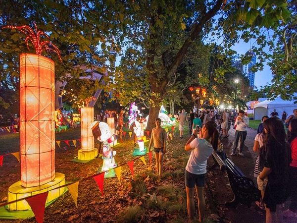 Over 800 lanterns leaves visitors dazzled