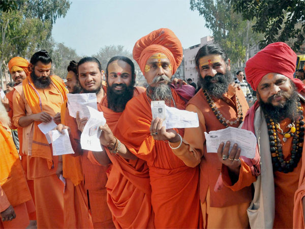 Saints queue up to vote