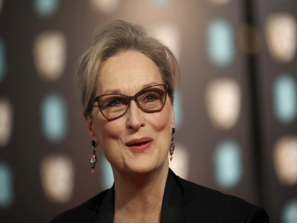 Film fraternity rallies behind Streep Film fraternity rallies behind Streep