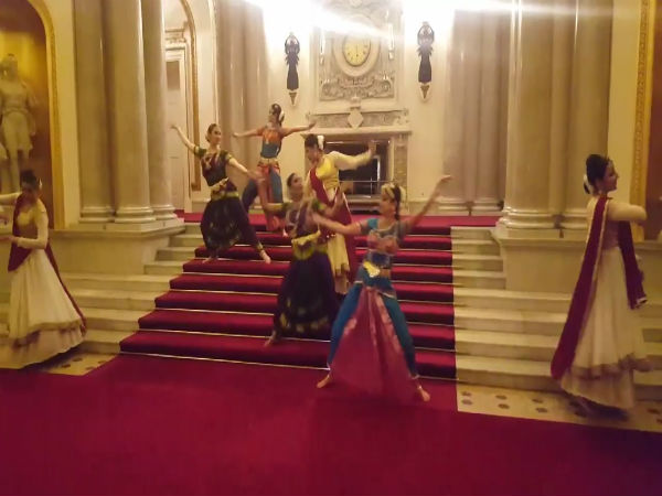 Guests were greeted by musicians and dancers