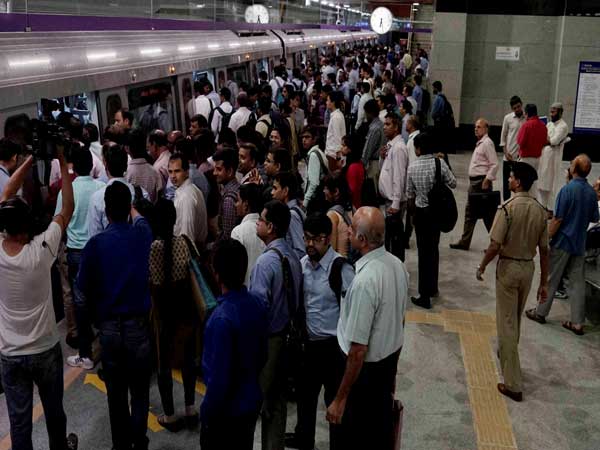 3.9 lakh vehicles off Delhi roads thanks to Delhi Metro 