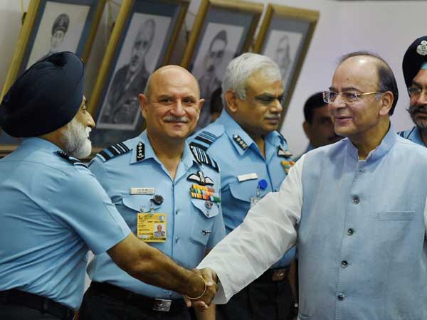 Defence Minister Arun Jaitley interacting with senior Air Force officers