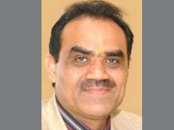 IAS officer received lakhs in bribe 