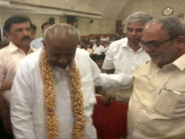 Former PM HD Deve Gowda with JD (U) MP Nadagowda