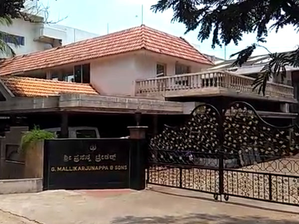 Income tax raids at BJP MP Siddeshwara's properties in Karnataka