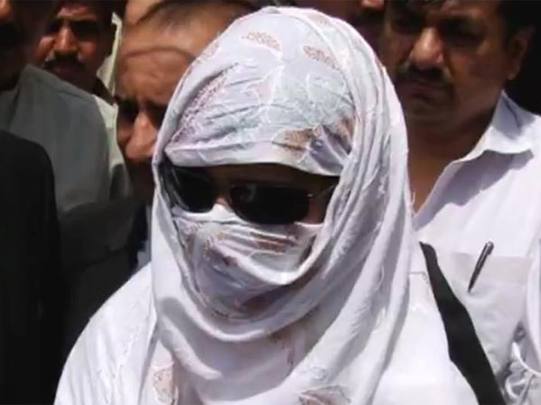 Screen grab from video footage of Uzma (Twitter) Screen grab from video footage of Uzma (Twitter)