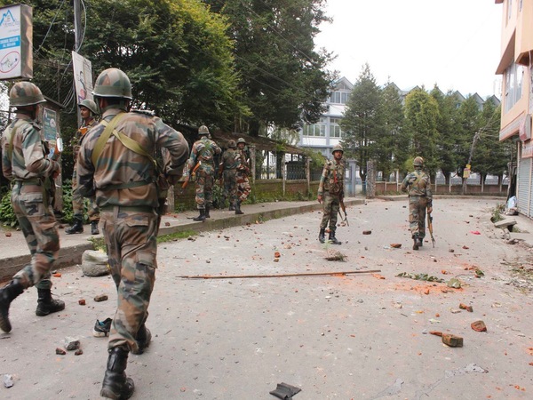 Security forces trying to control the situation in Darjeeling