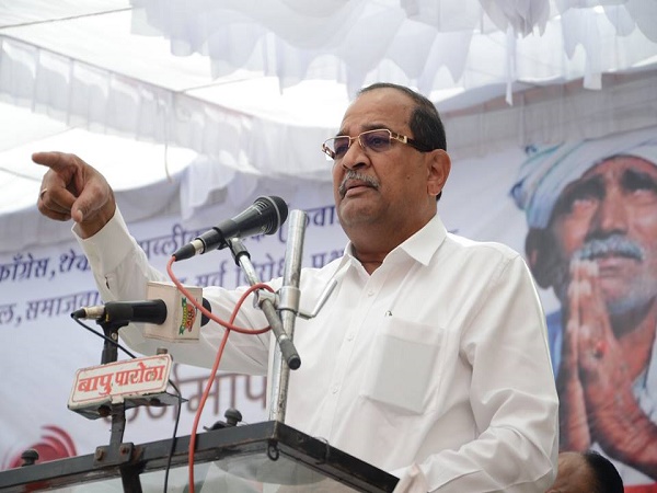 Maha: Cong leader RV Patil's NGO to adopt 208 farmers kin Maha: Cong leader RV Patil's NGO to adopt 208 farmers kin