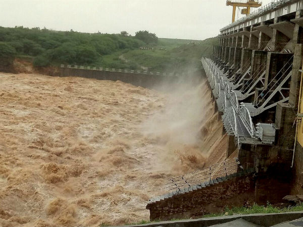 Water level at dams above danger mark
