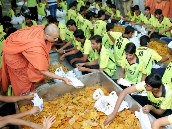 Food packets sent for flood affected people