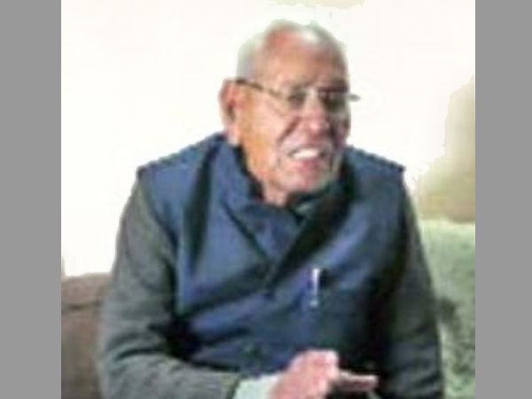 Dina Nath Batra seeks removal of Urdu, Arabic words from text books Dina Nath Batra seeks removal of Urdu, Arabic words from text books