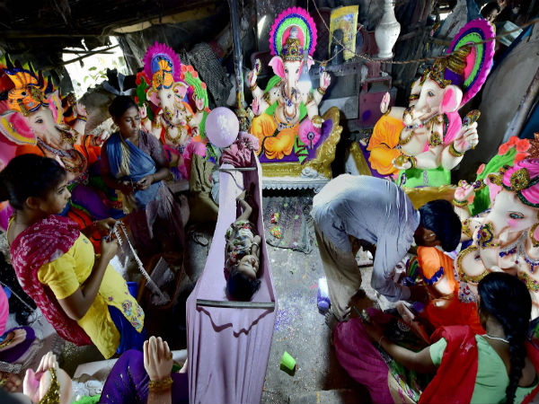 Skilled artisans make clay models of Ganpati: