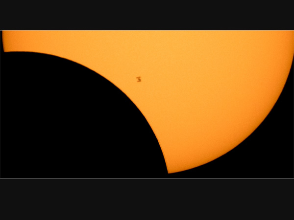 Extreme ultraviolet light