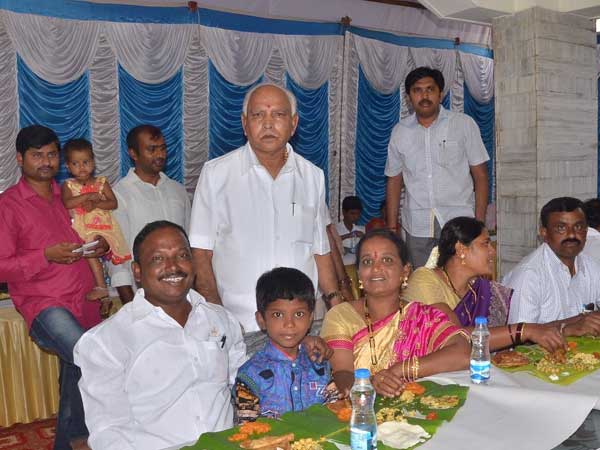 Yeddyurappa hosts lunch for Dalit families, 'not appeasement,' says BJP
