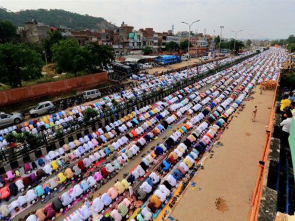 'Namaz' at Idgah Masjid 
