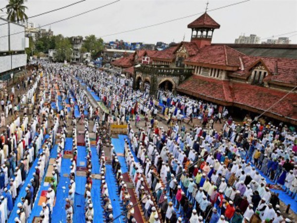 Bandra station mosque