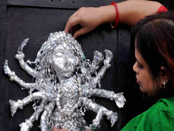 Idol made of medicine foils