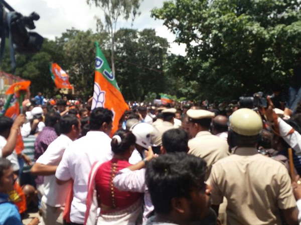 BJP workers clash with Bengaluru police