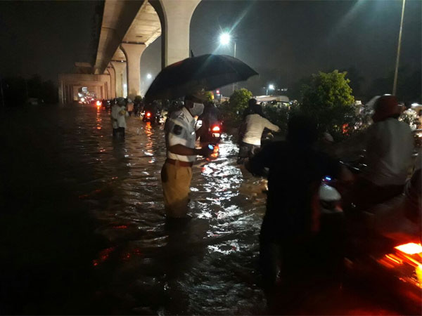 Police play good Samaritan