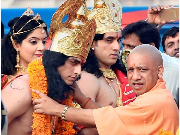 CM Adityanath welcomes Lord Ram, Sita and Laxman
