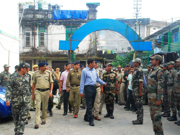 The DGP talks to police personnel at the sadar police station, Darjeeling. The DGP talks to police personnel at the sadar police station, Darjeeling.