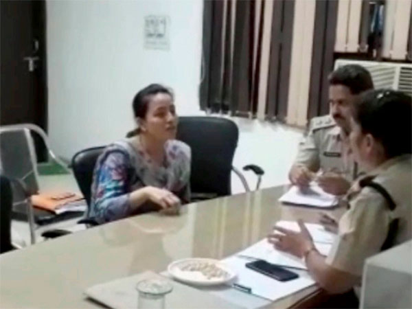 Honeypreet was arrested from the Zirkapur-Patiala highway in Punjab while travelling in a Toyota Innova, at Haryana Police Station Honeypreet was arrested from the Zirkapur-Patiala highway in Punjab while travelling in a Toyota Innova, at Haryana Police Station
