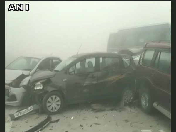 Chaos on Yamuna Expressway Chaos on Yamuna Expressway