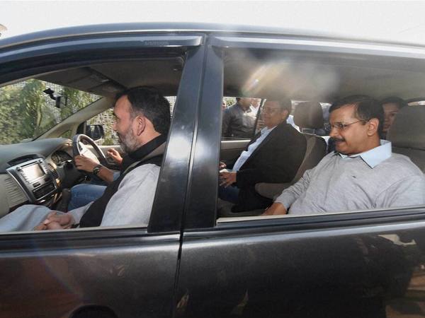 Carpooling by Kejriwal 
