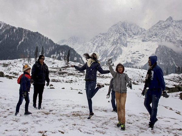 Tourists in jubilant mode