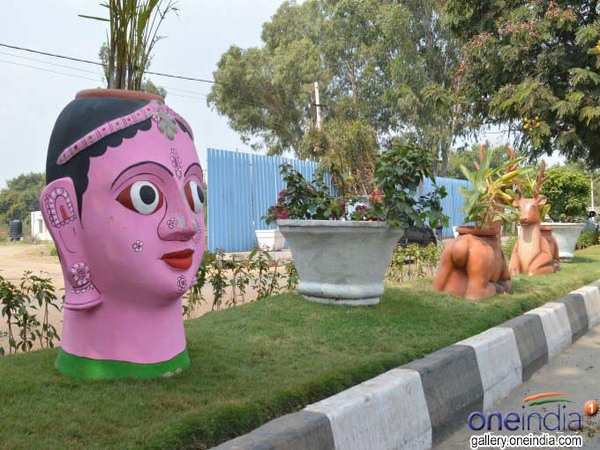 Roadside idols get artistic touch