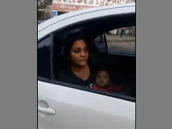 Watch: Cops tow away vehicle as lady breast-feeds her baby Watch: Cops tow away vehicle as lady breast-feeds her baby