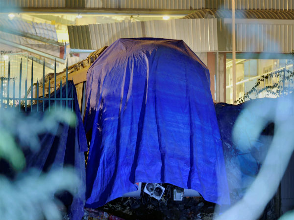 Magenta line train rams into wall during trial run Magenta line train rams into wall during trial run