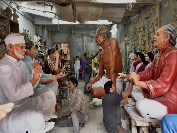 Republic Day statues 